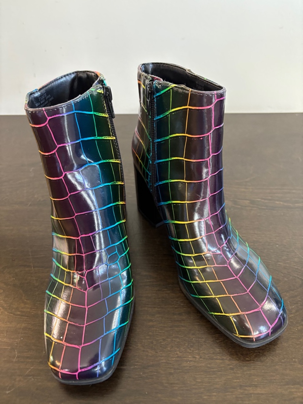 Mix No 6 Benita  Rainbow Crocodile Print Ankle Booties with Side Zip Size 7.5